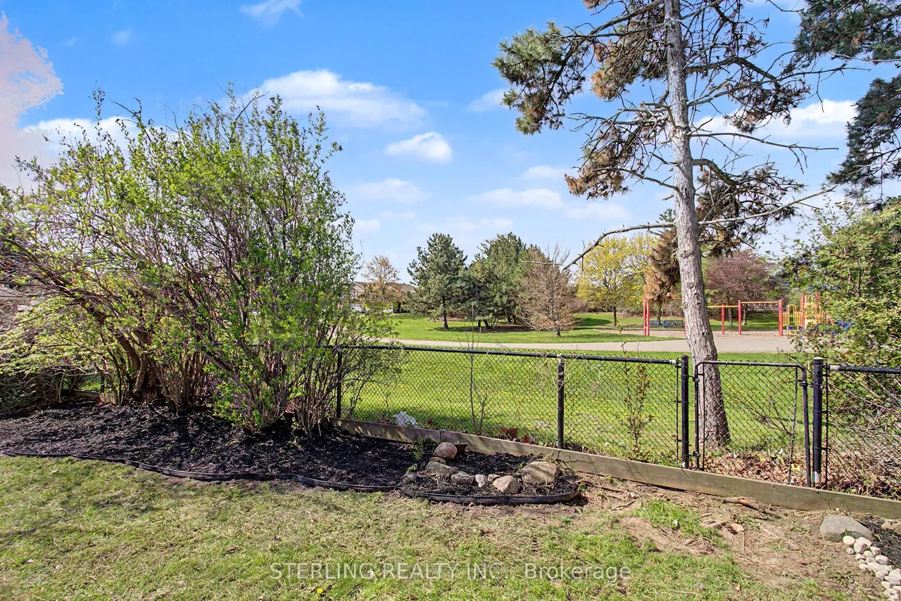 72 Sunforest Drive — photo 2