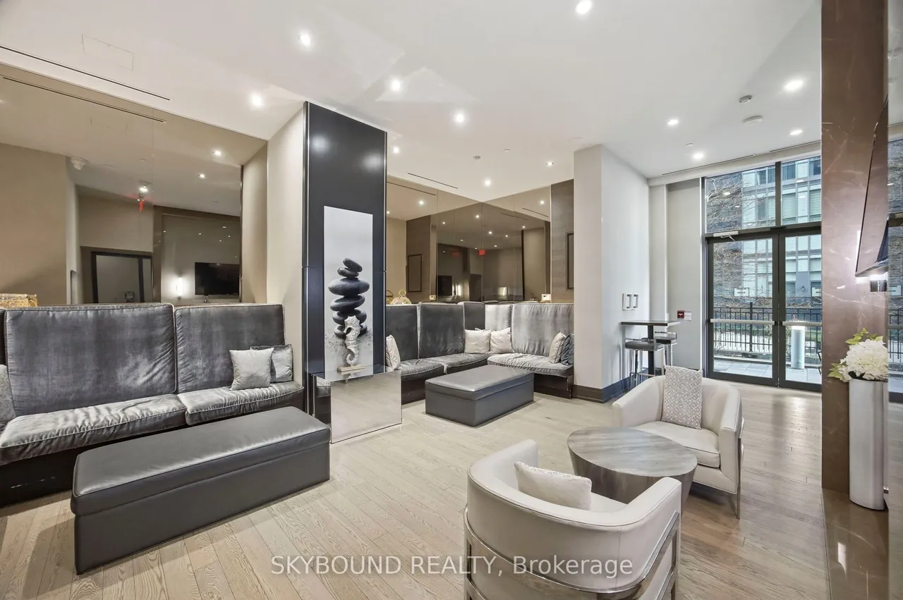 60 Annie Craig Drive — photo 3