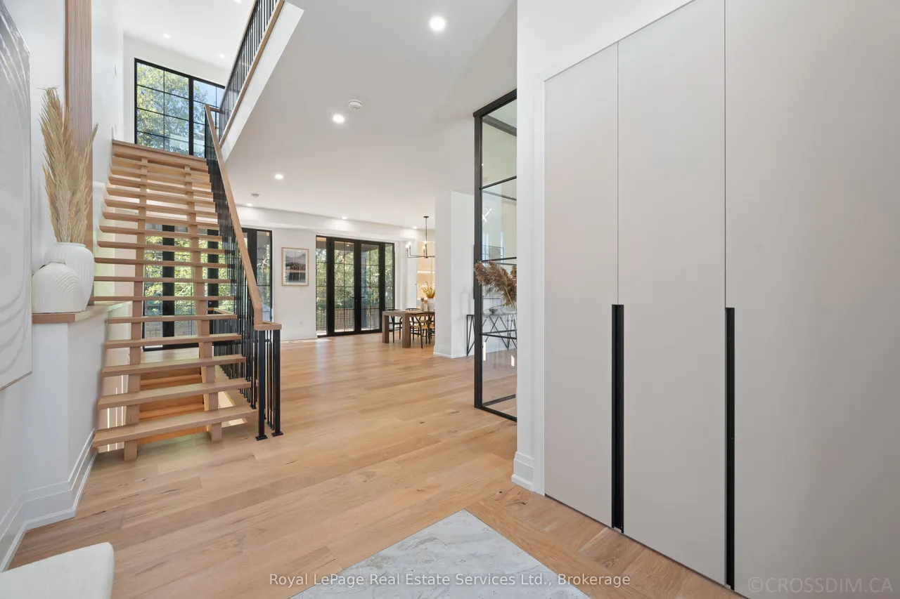 480 Scarsdale Crescent — photo 3