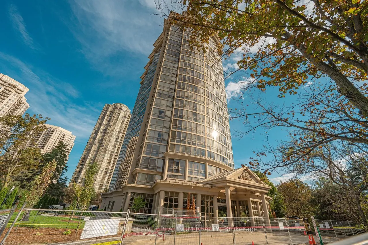 50 Eglinton Avenue W — photo 3