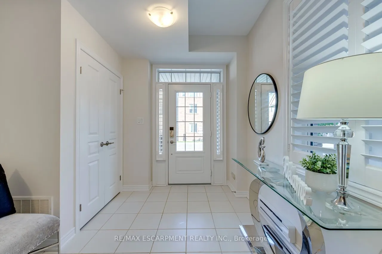 393 Grantham Common — photo 3