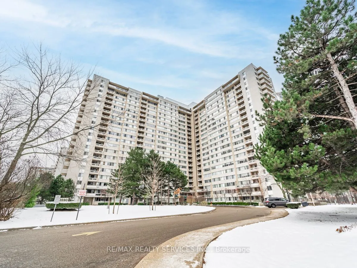 3590 Kaneff Crescent
