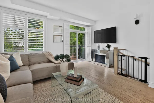 656 Tupelo Court — photo 2