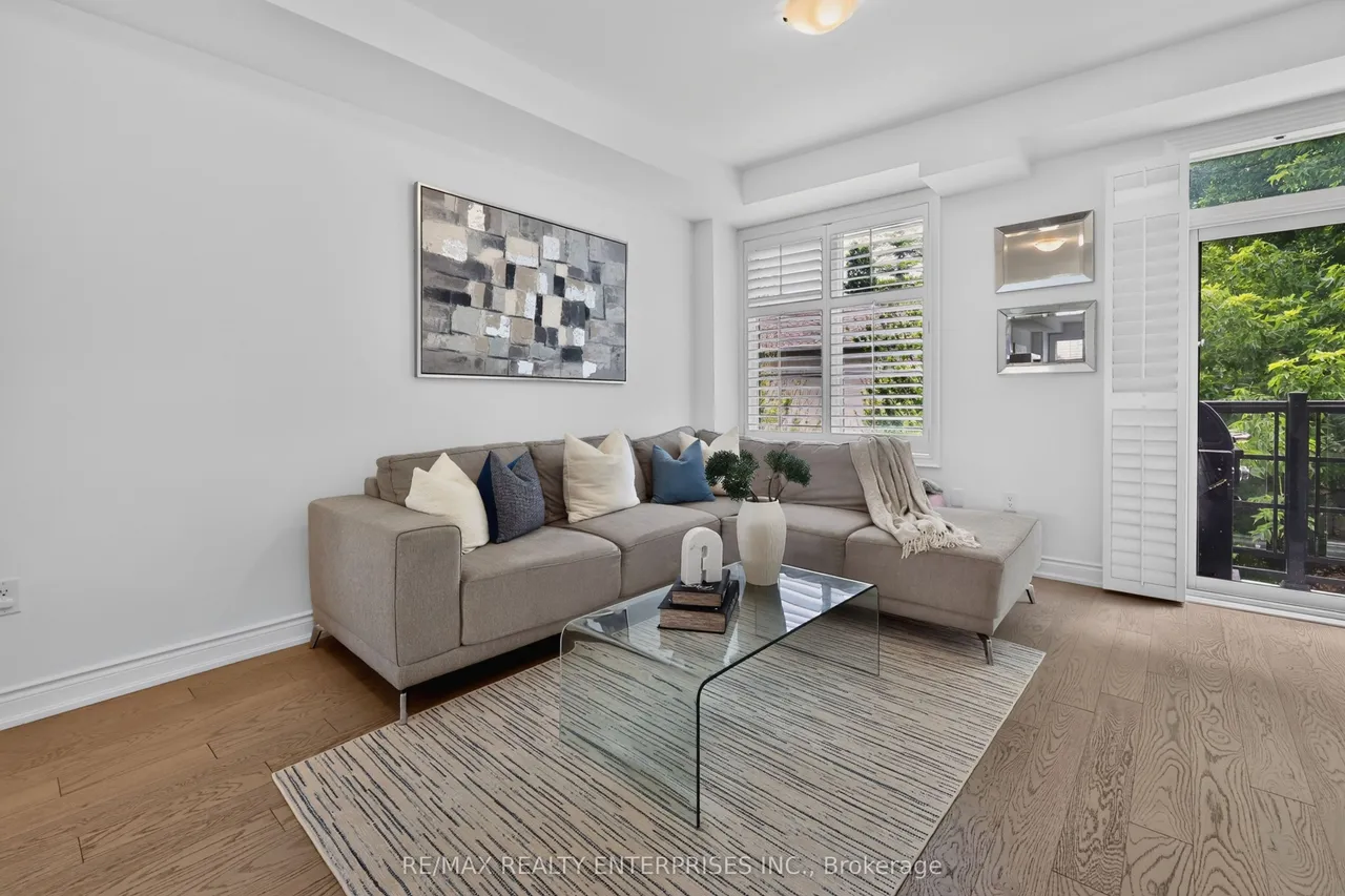 656 Tupelo Court — photo 3