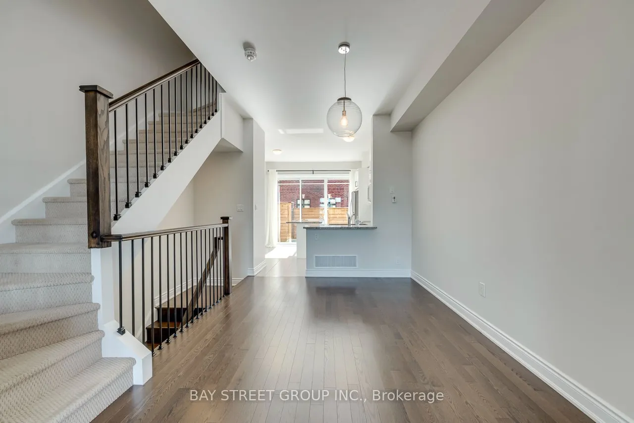 2172 Trafalgar Road — photo 38