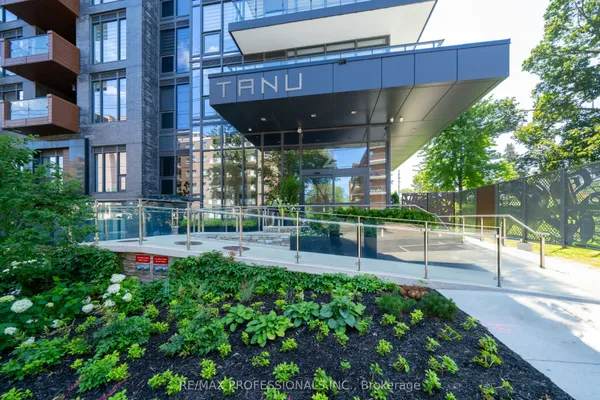 21 Park Street E
