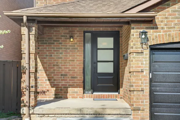 4353 Sawmill Valley Drive — photo 2