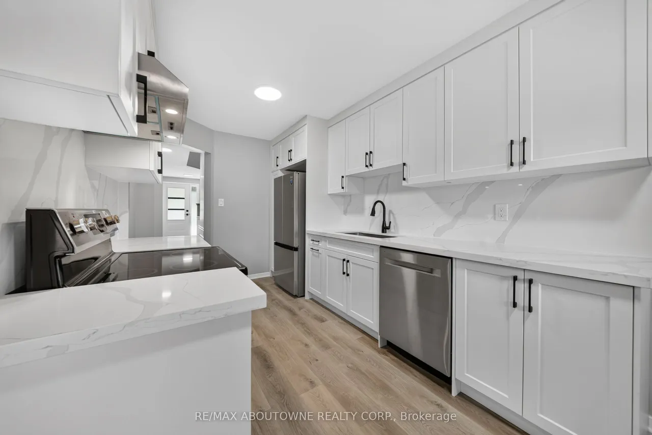 4353 Sawmill Valley Drive — photo 3