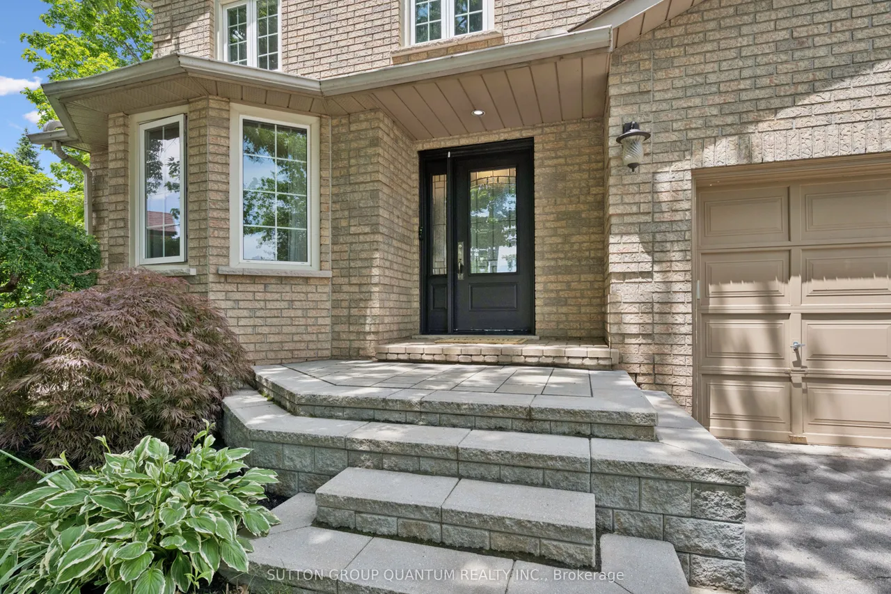 3092 Shannon Crescent — photo 2