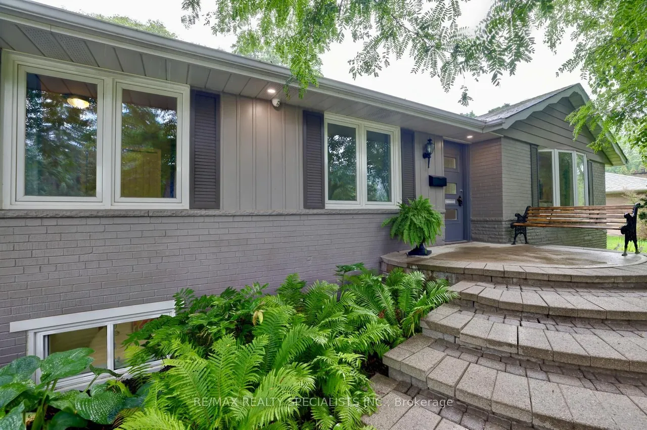 1589 Crediton Parkway — photo 3
