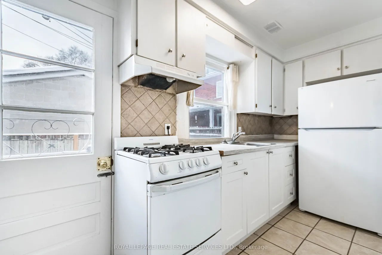 740 Lansdowne Avenue — photo 3