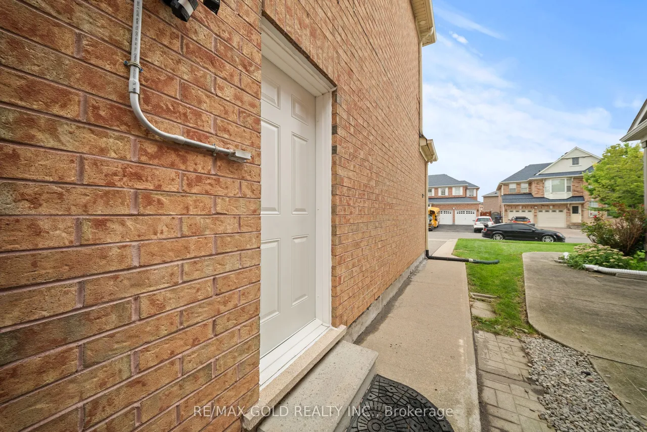 28 Bottomwood Street — photo 49