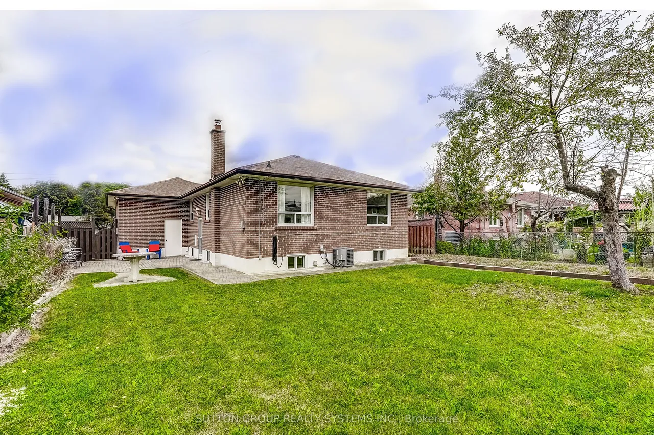 20 Taysham Crescent — photo 28
