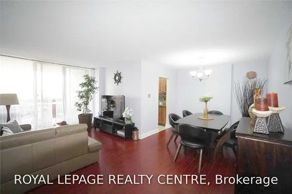 1615 Bloor Street E — photo 2