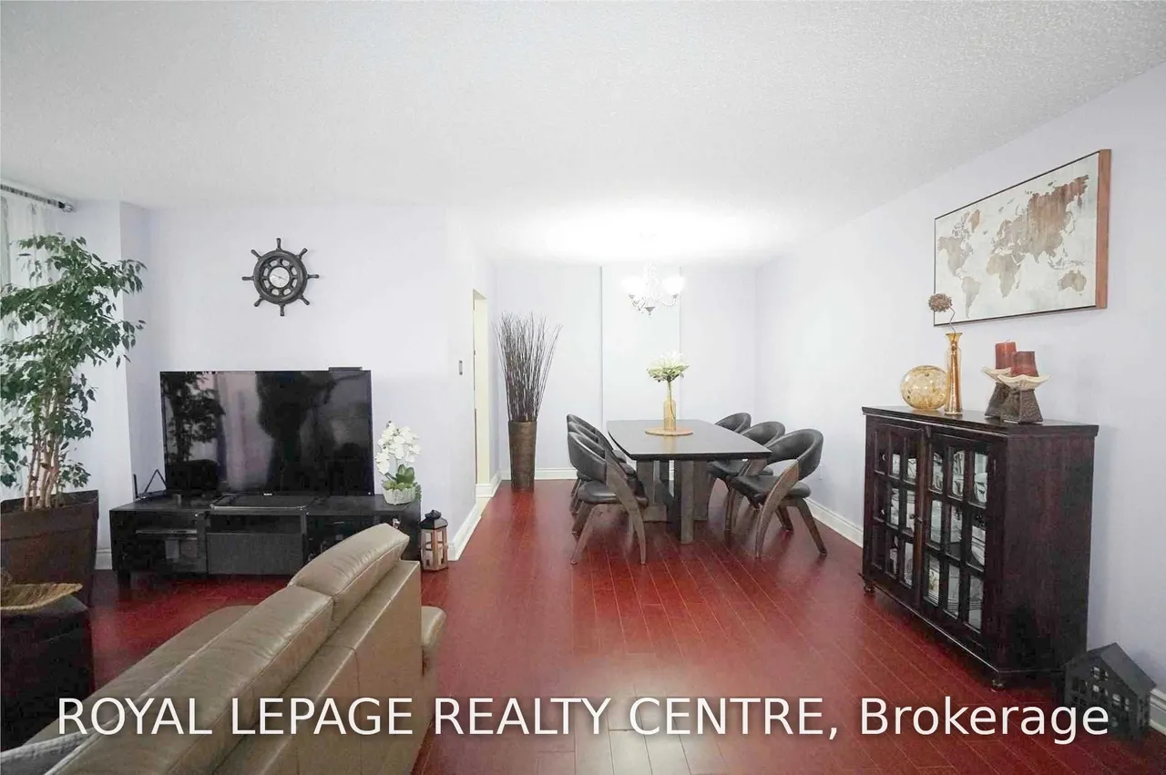 1615 Bloor Street E — photo 3