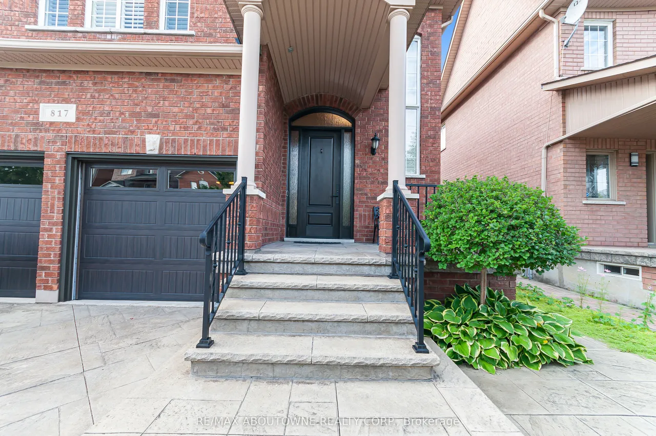 817 Brass Winds Place — photo 2