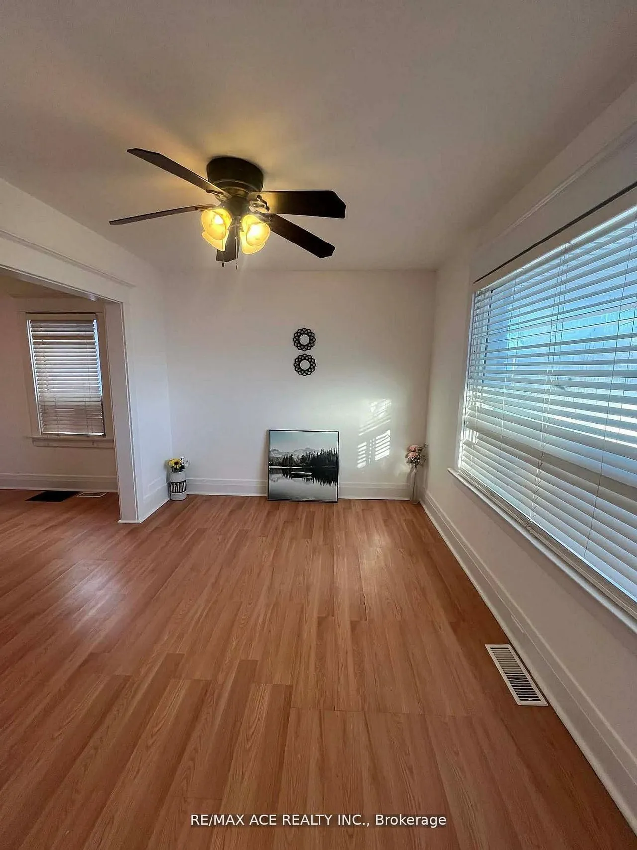 12 Mahoney Avenue — photo 3