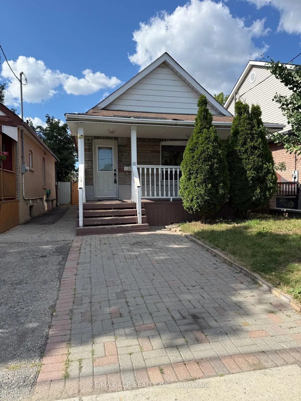 12 Mahoney Avenue