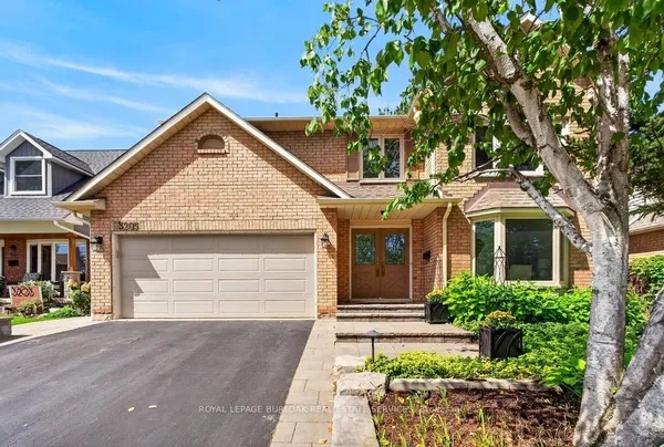 3205 Tania Crescent