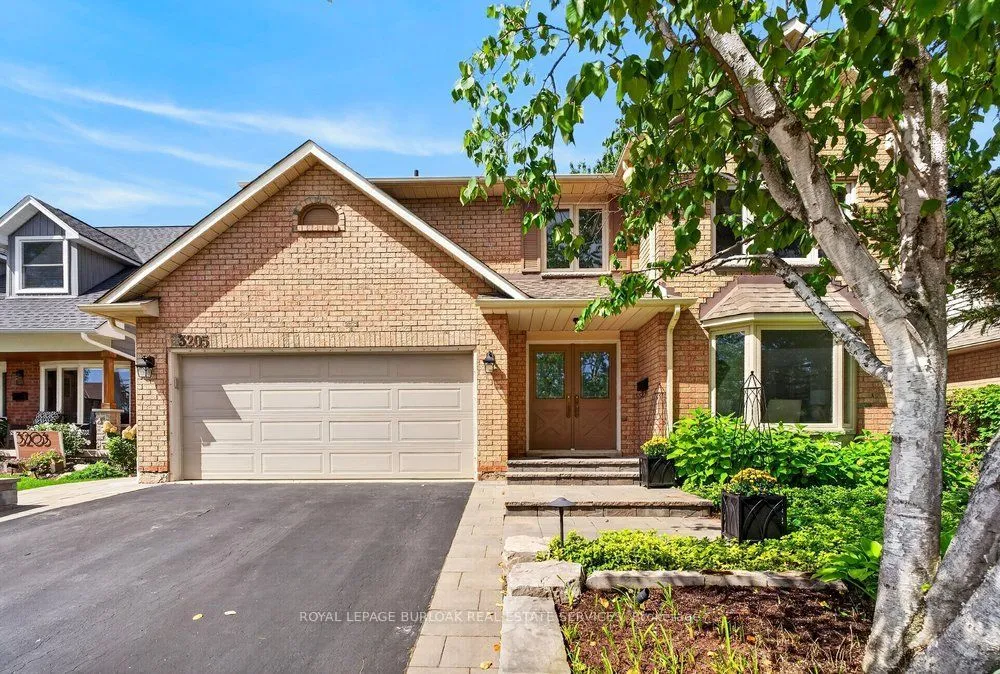 3205 Tania Crescent