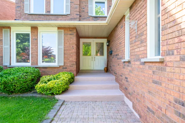 1311 Greenridge Circle — photo 2