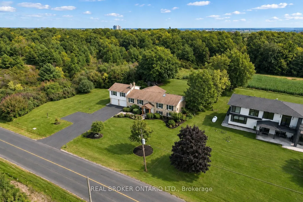 4202 Sideroad 1 — photo 3