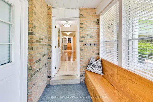 251 Chalfield Lane — photo 2