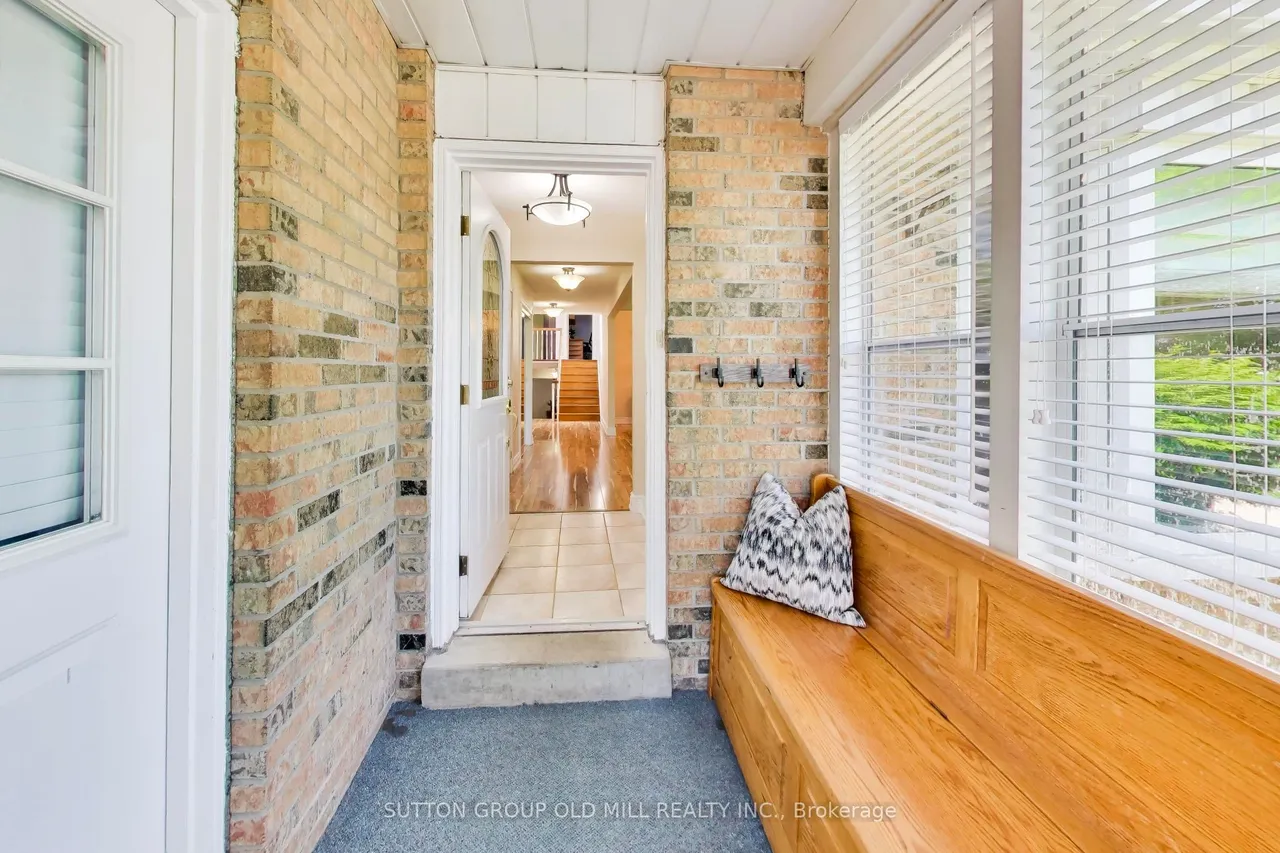 251 Chalfield Lane — photo 2