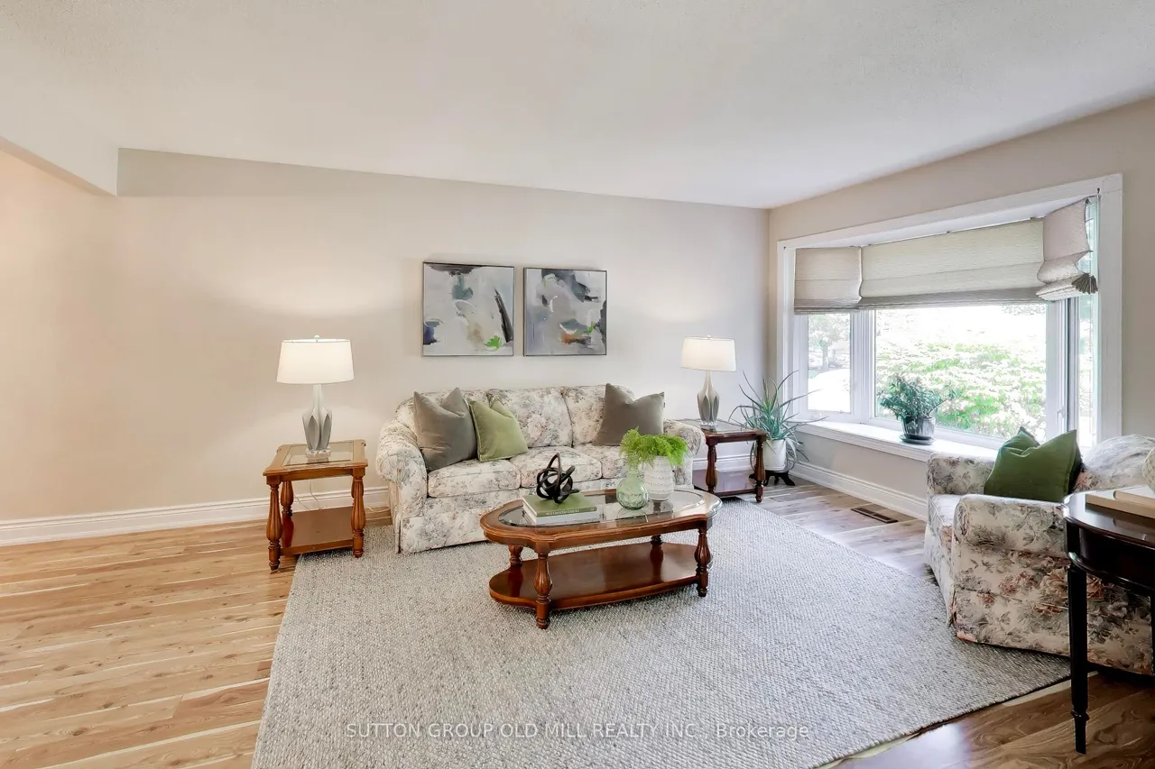 251 Chalfield Lane — photo 3