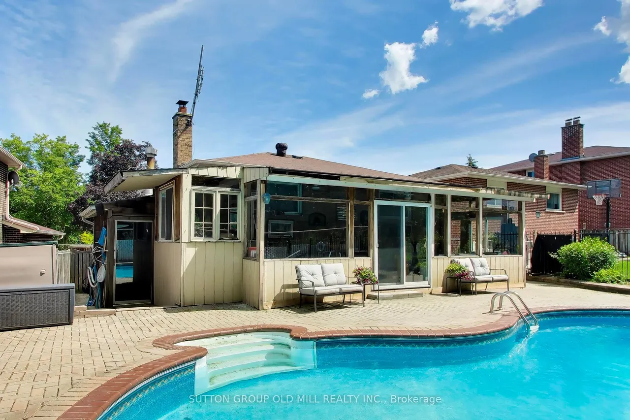 251 Chalfield Lane — photo 40