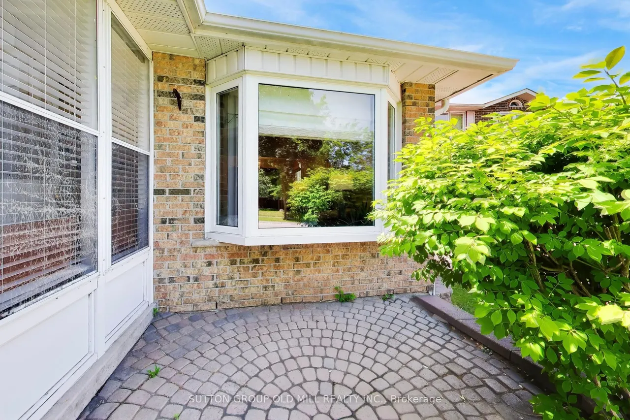 251 Chalfield Lane — photo 41