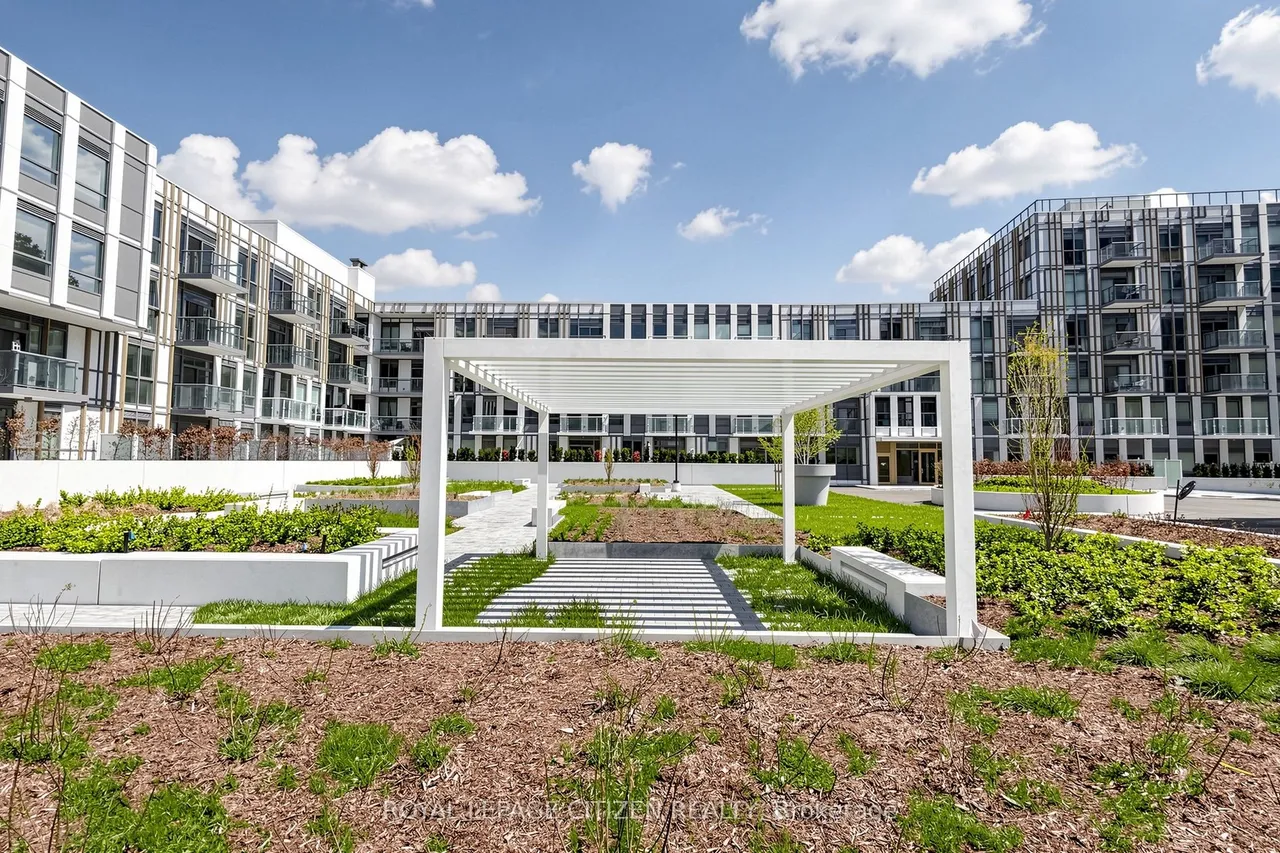 1005 DUNDAS Street E — photo 35
