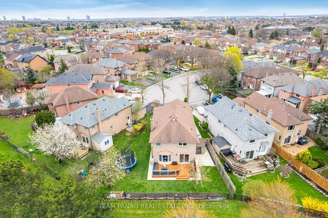 8 Drayglass Court — photo 50