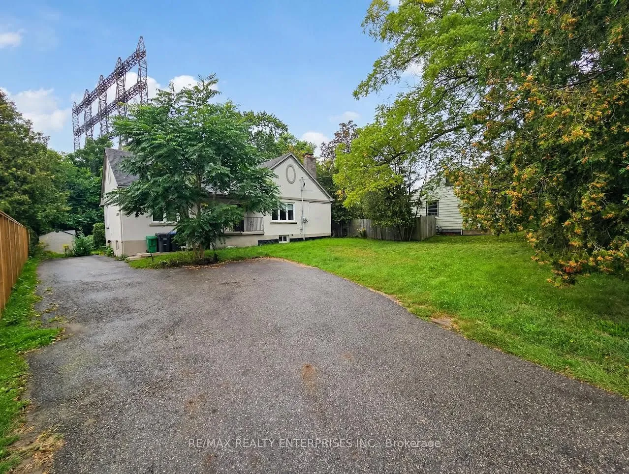 1228 Haig Boulevard — photo 3