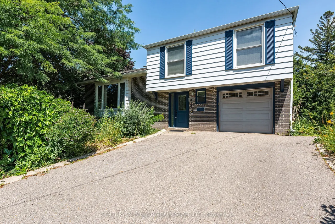 557 Trafford Crescent