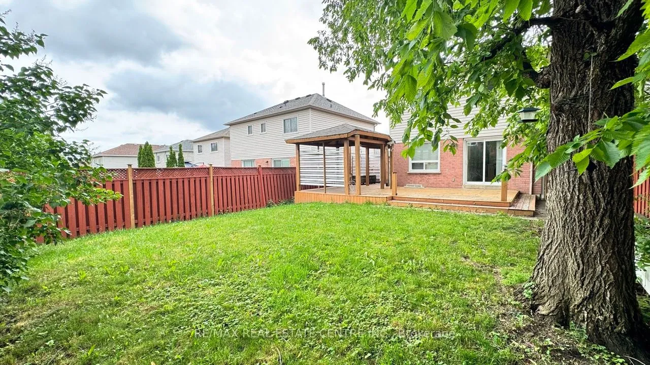 16 Nectarine Crescent — photo 50