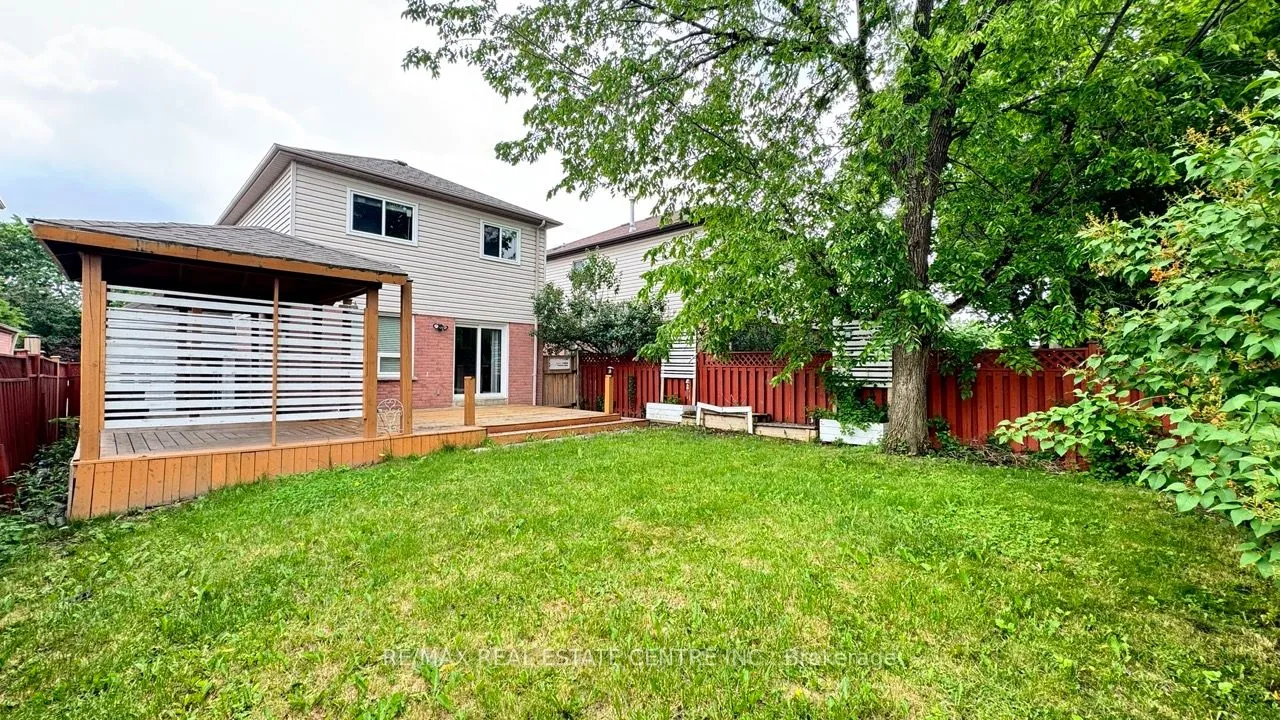 16 Nectarine Crescent — photo 49