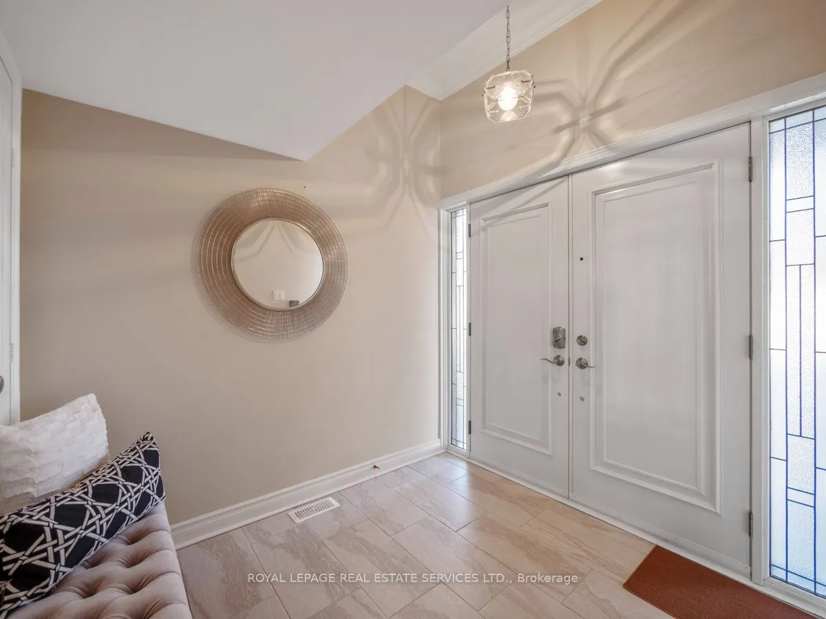 1494 Islington Avenue — photo 2