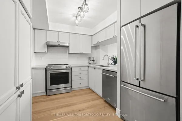 190 Manitoba Street — photo 2