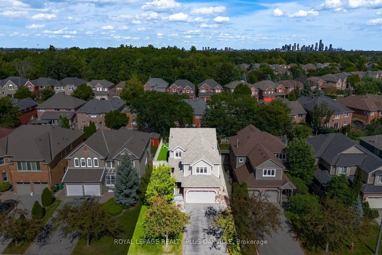 5431 Quartermain Crescent — photo 50