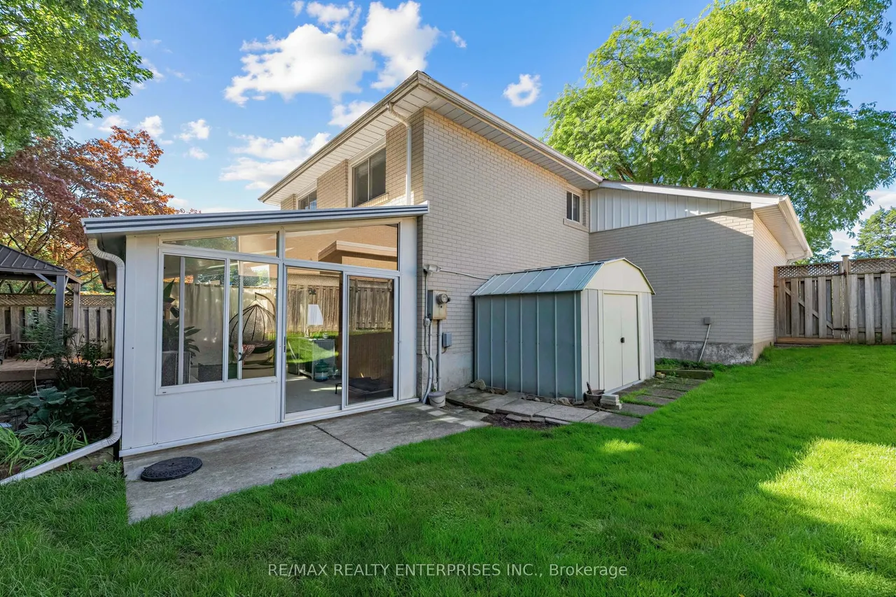 1535 Thetford Court — photo 40