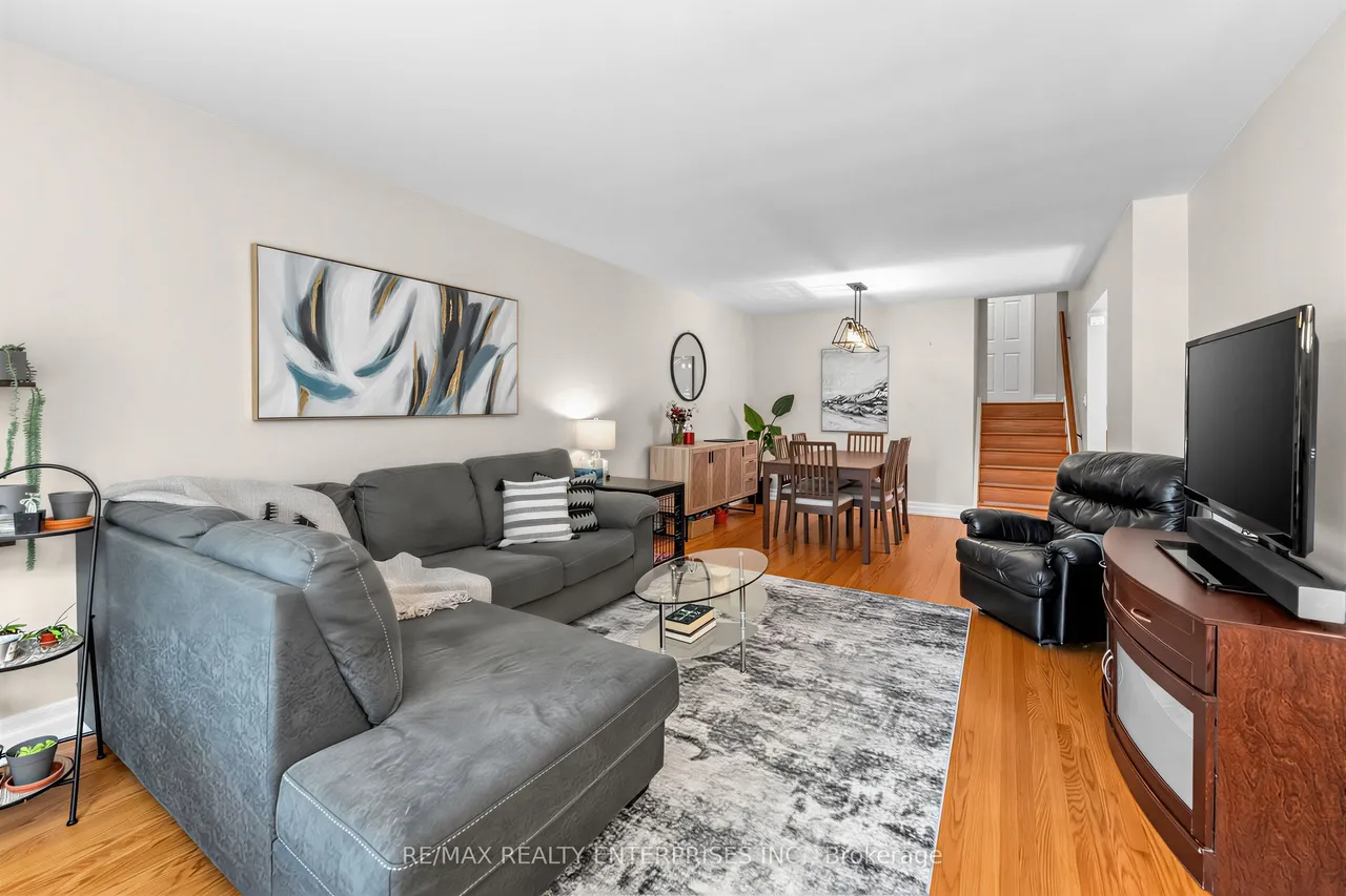 1535 Thetford Court — photo 3