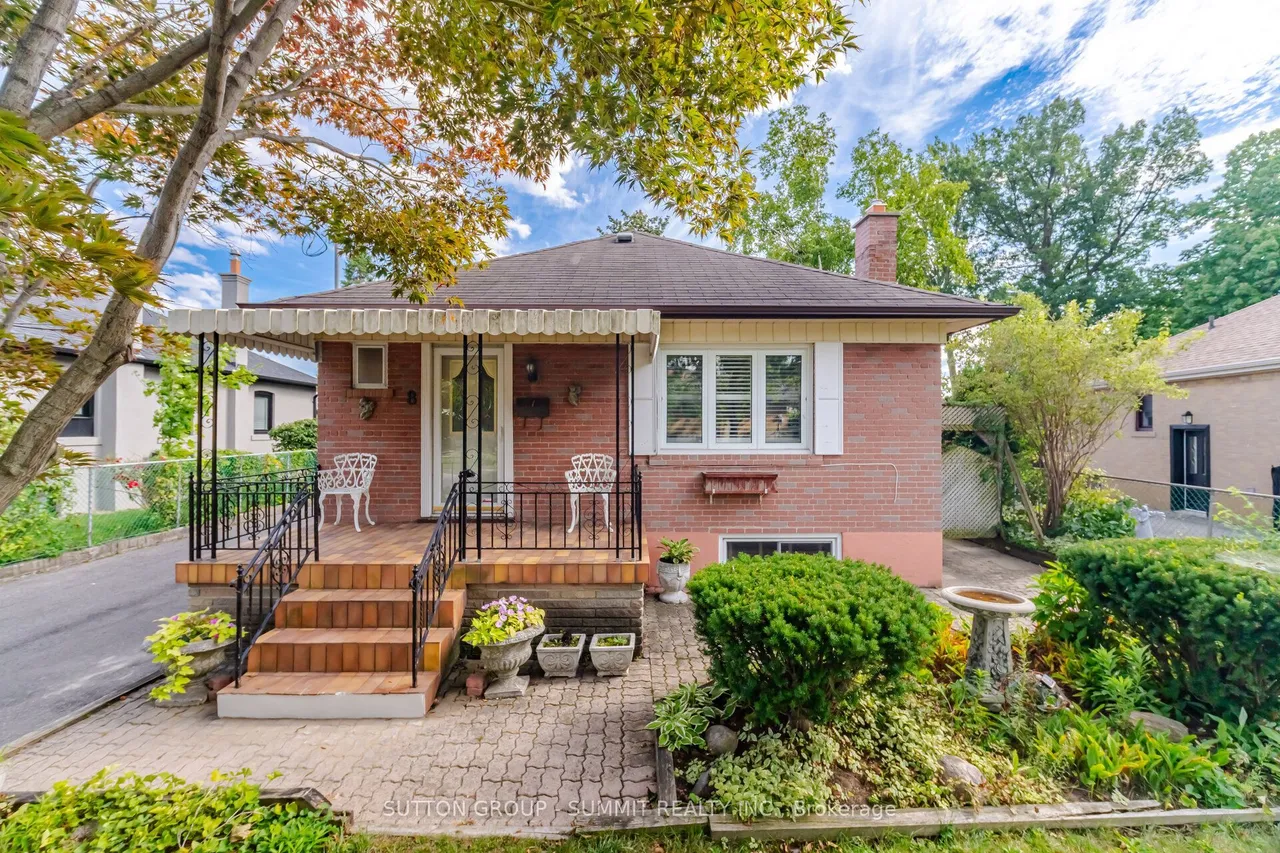8 Woolton Crescent