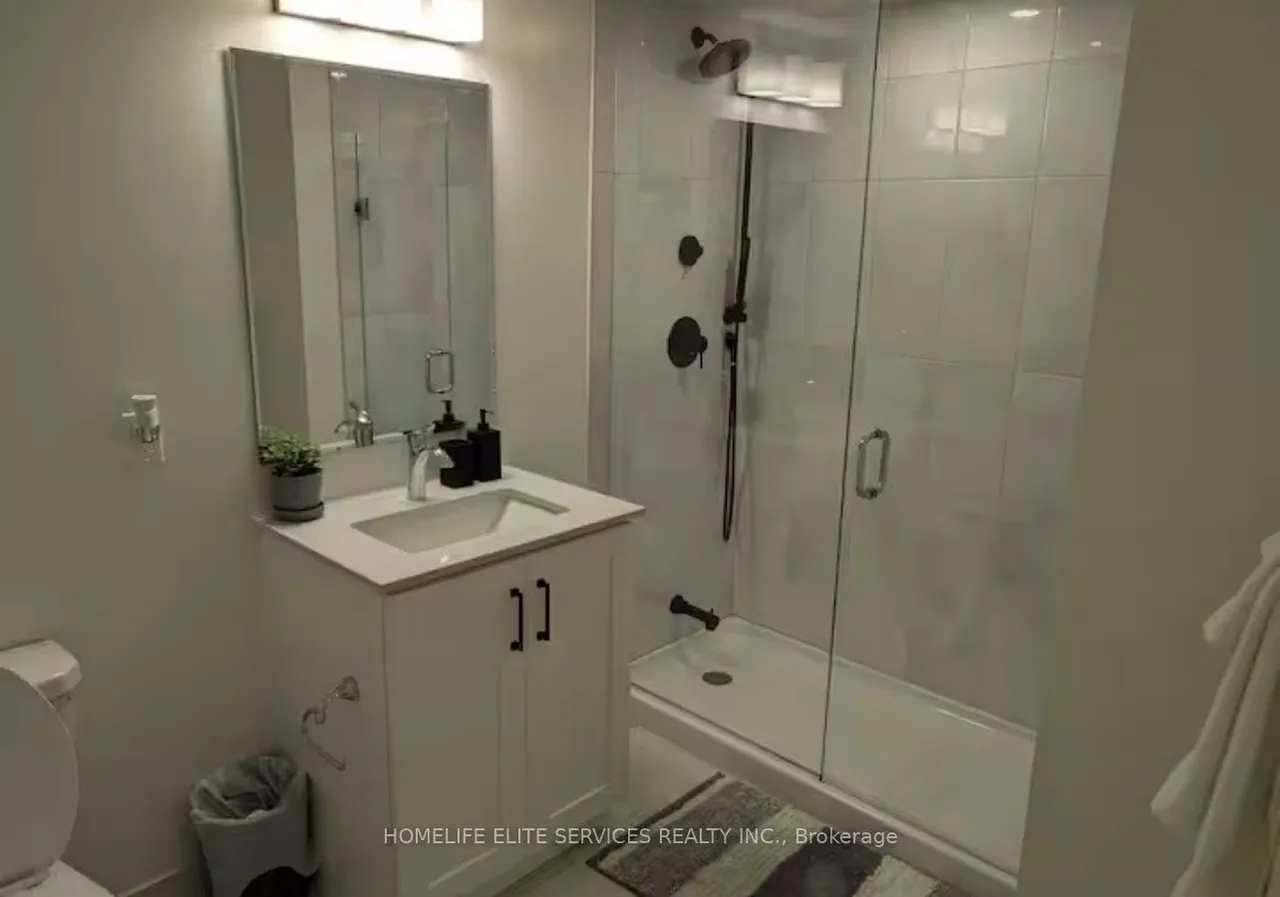 1415 Dundas Street E — photo 9