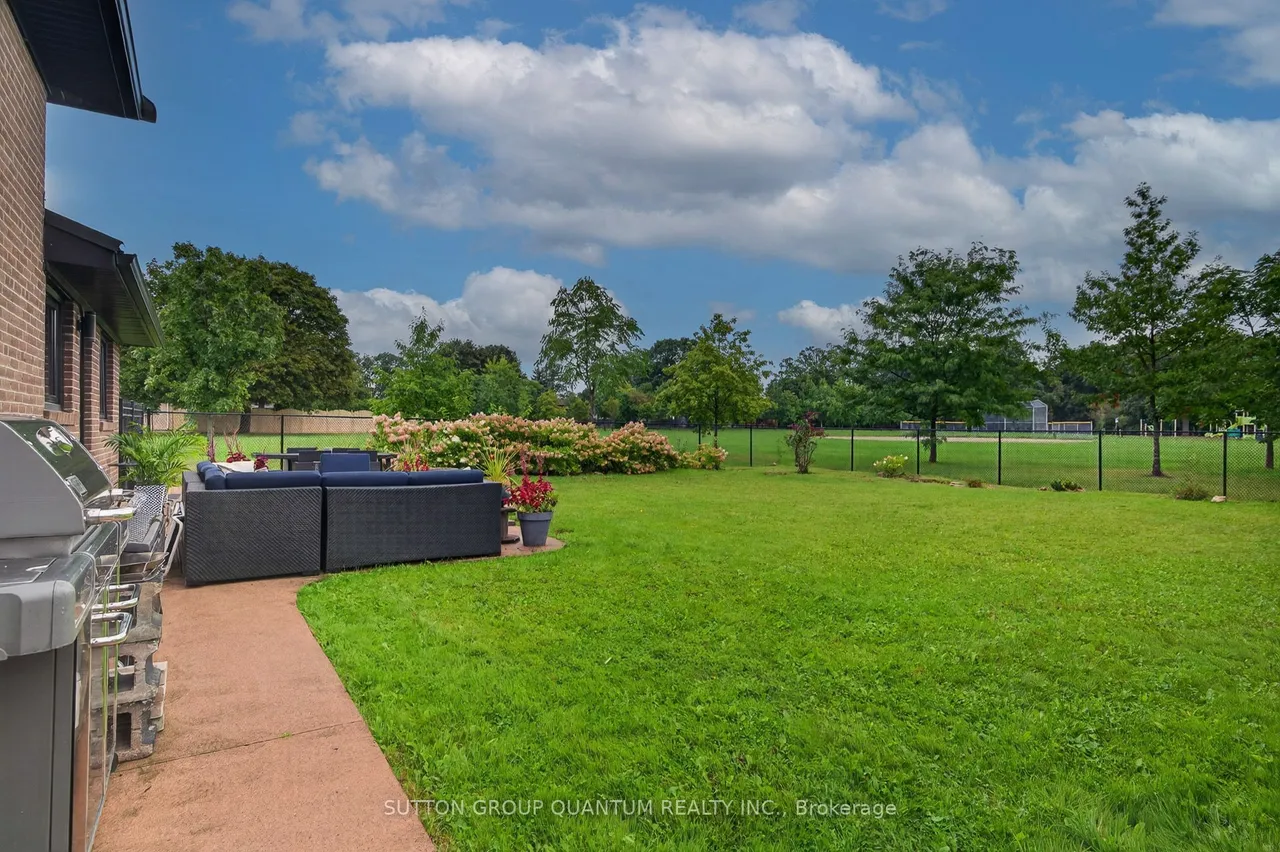 2103 Seabrook Drive — photo 2