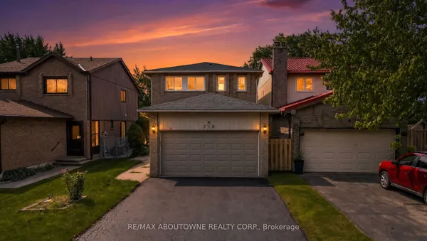 668 Greycedar Crescent