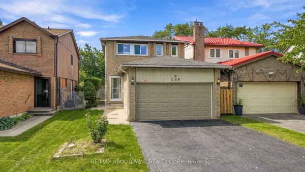 668 Greycedar Crescent — photo 2