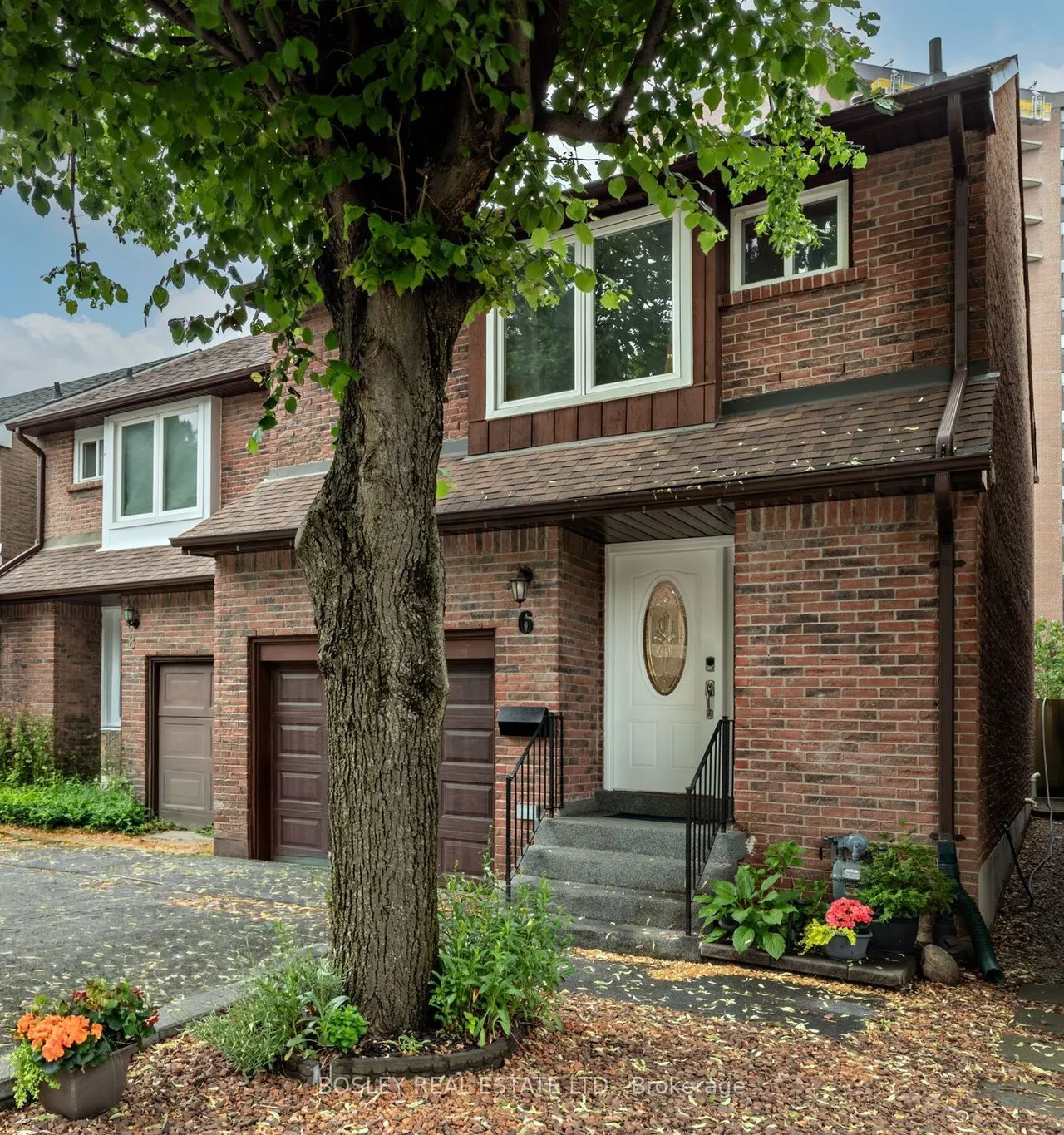 6 Markburn Court