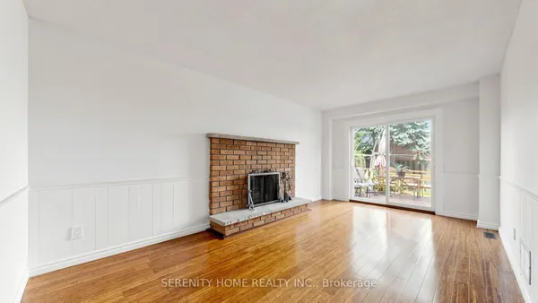 957 Queensbridge Drive — photo 2