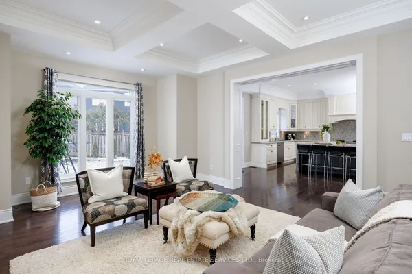 125 Paliser Court — photo 2